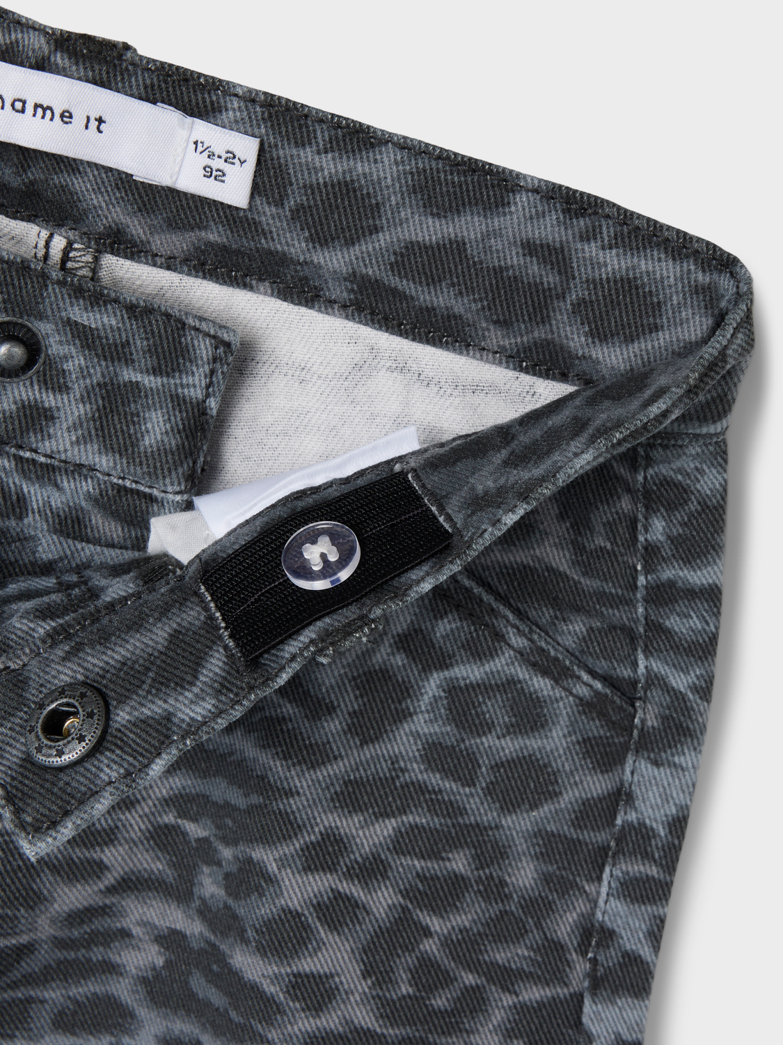 model_shot-front_full